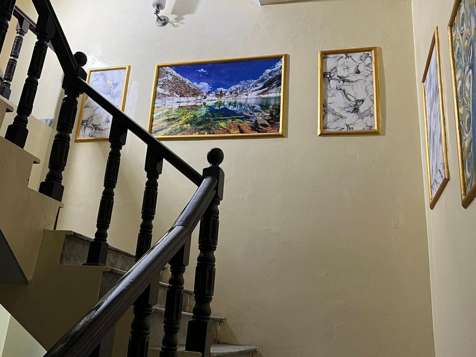Hotel Tourist Inn Lahor Kültér fotó