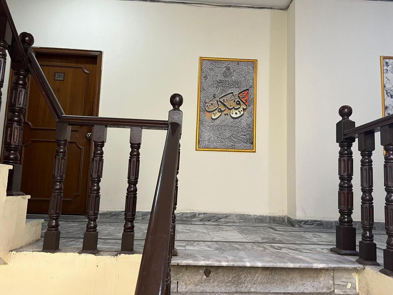 Hotel Tourist Inn Lahor Kültér fotó