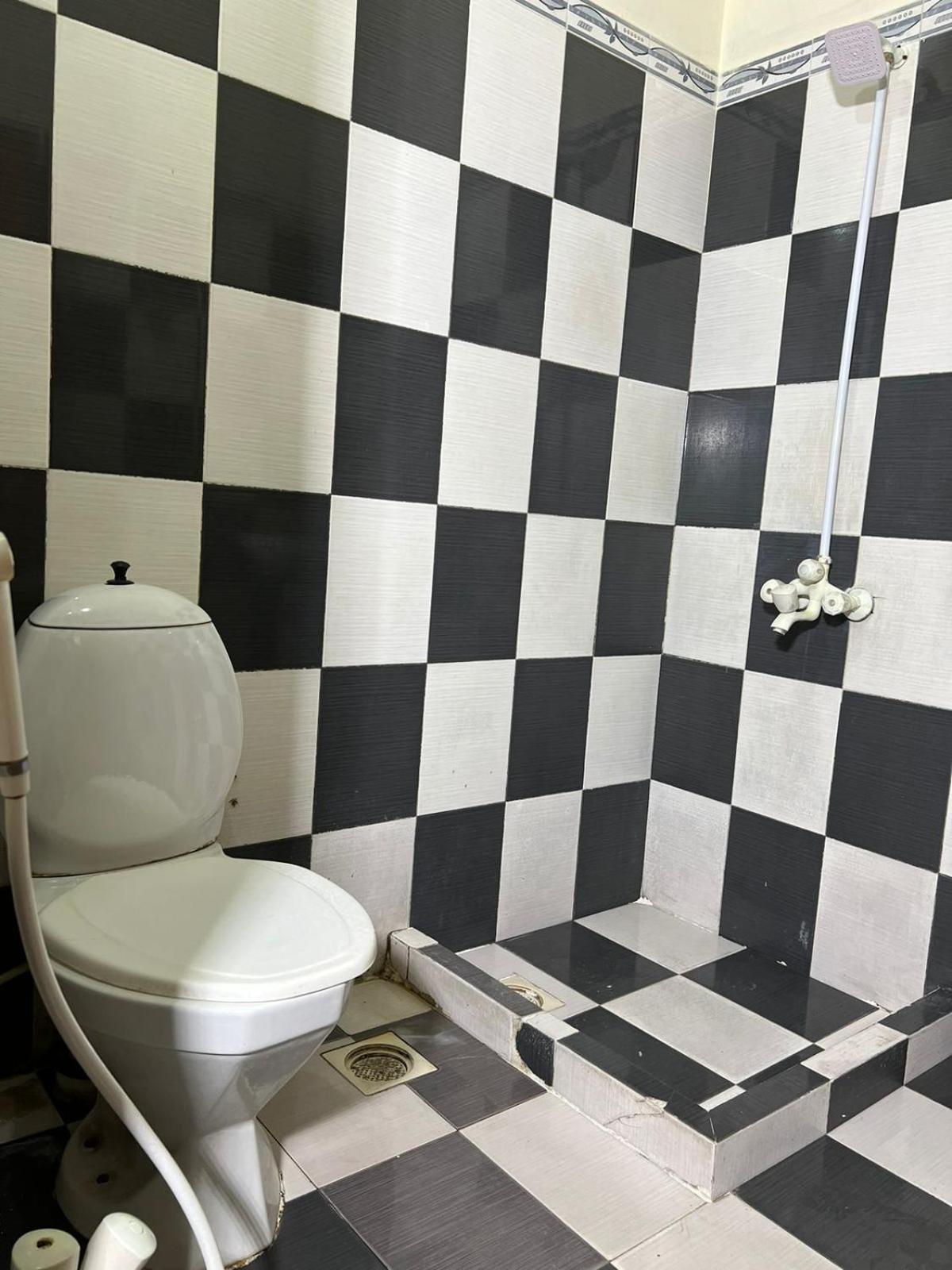 Hotel Tourist Inn Lahor Kültér fotó